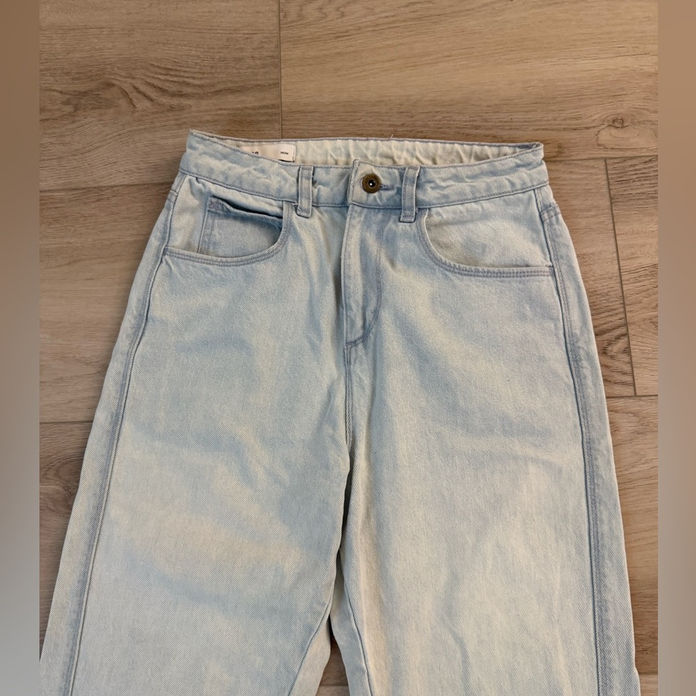 High Rise Light Blue Jeans - Picture 3 of 6